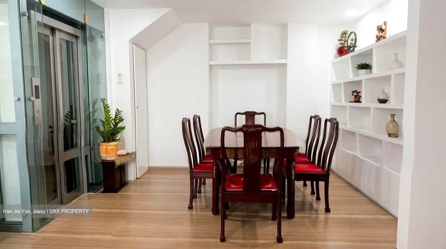 Happy Avenue East (D13), Terrace #592939991